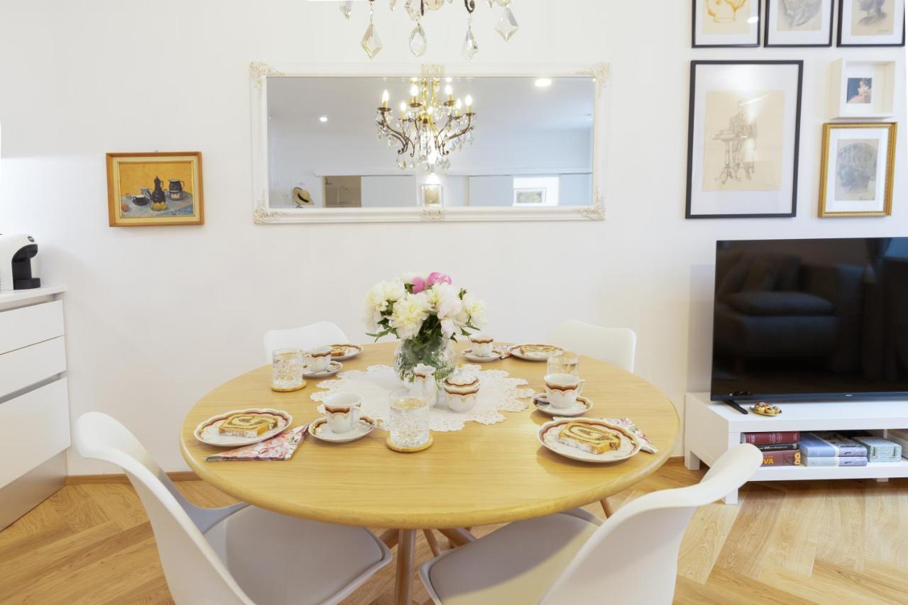 Stylish Apartment In Historical Center Любляна Экстерьер фото